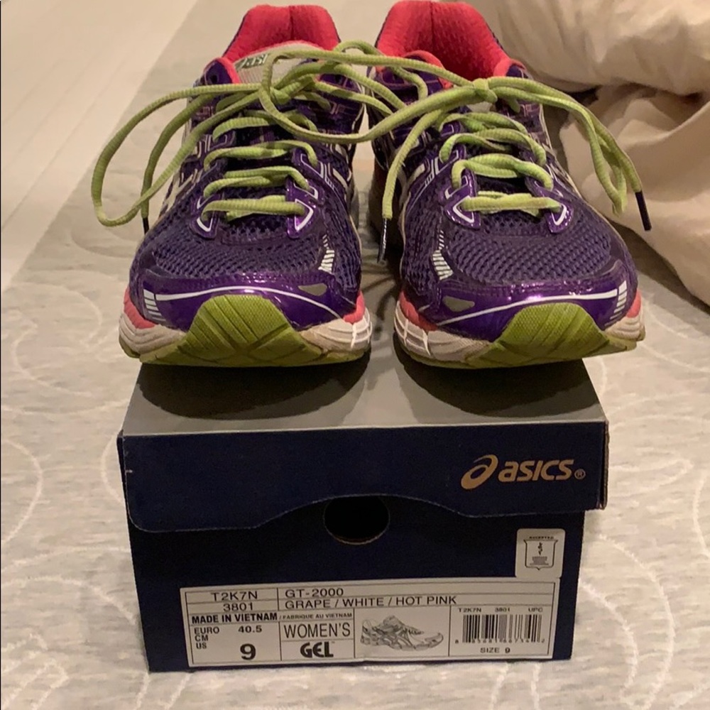 Asics GT-2000 sneakers
